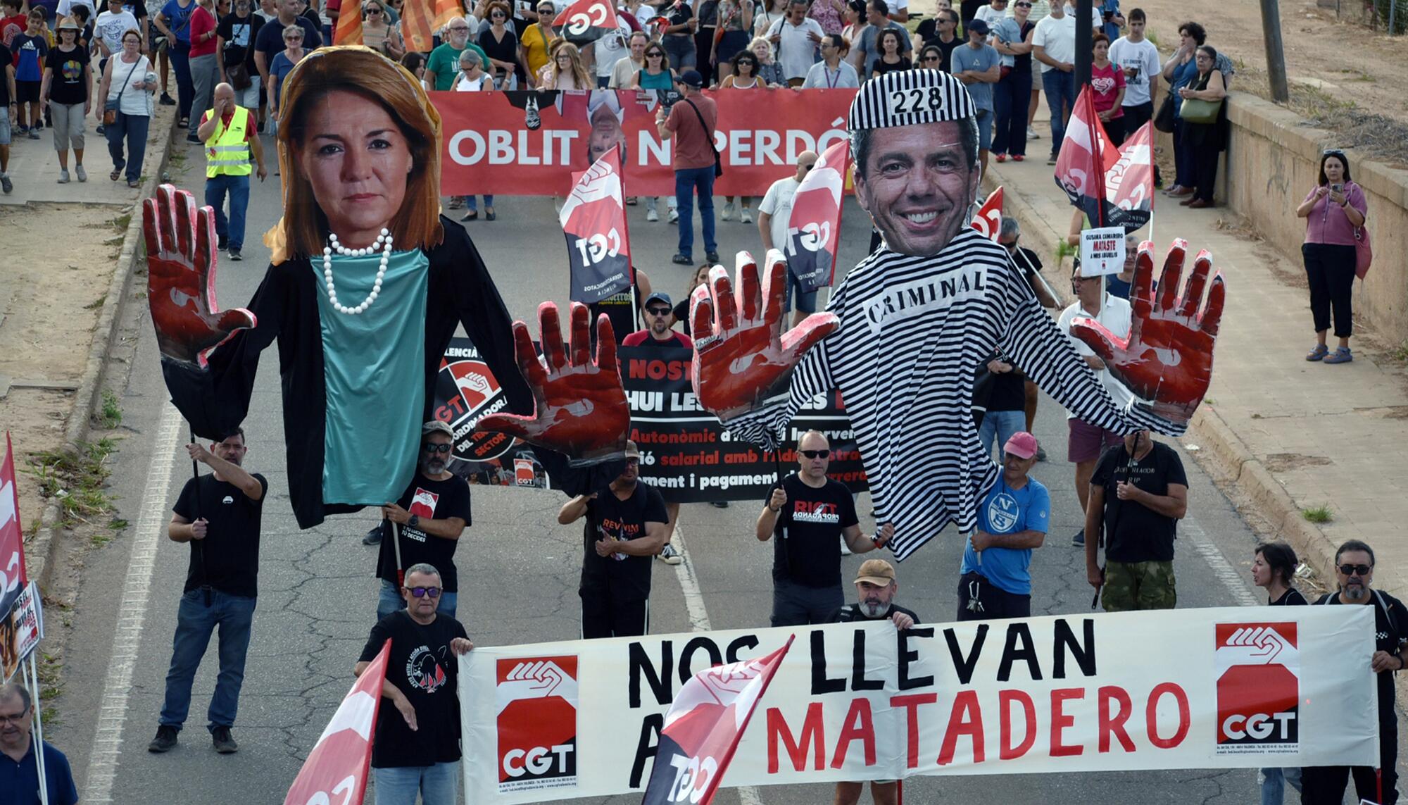 Undécima manifestación para exigir la dimisión de Carlos Mazón - 11